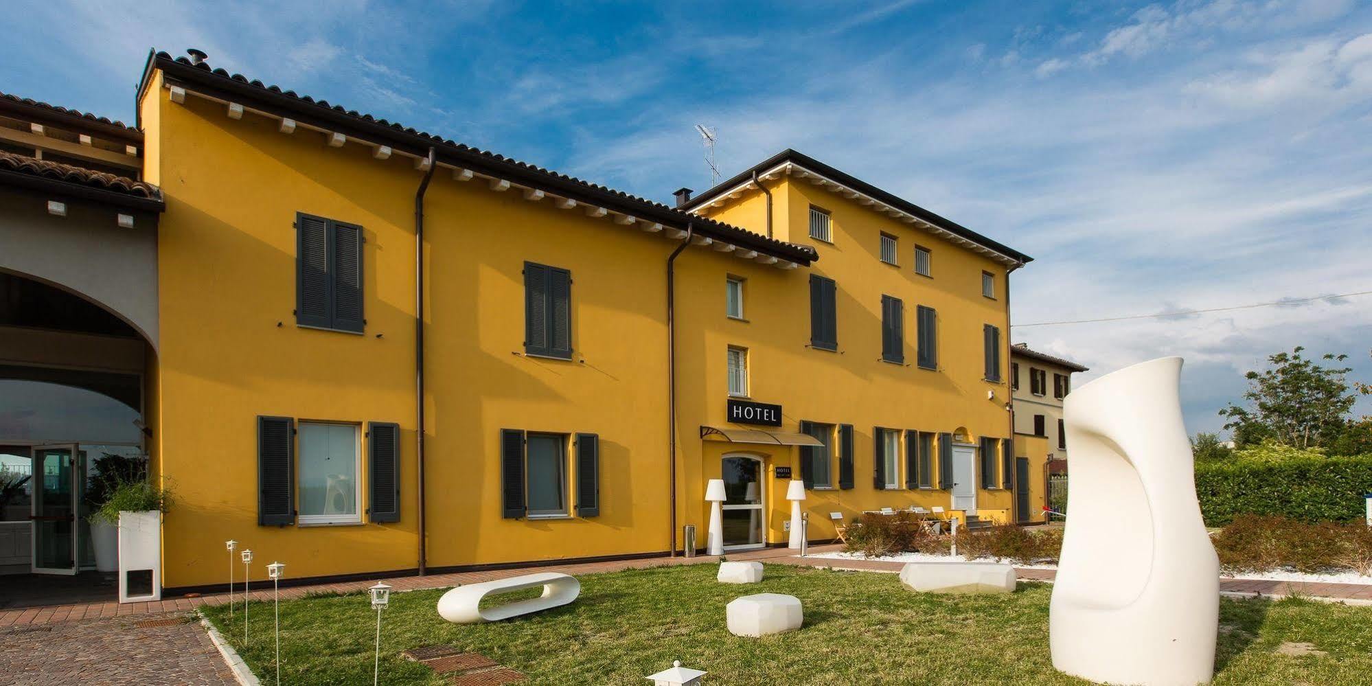 Hotel Forlanini 52 Parma Eksteriør bilde