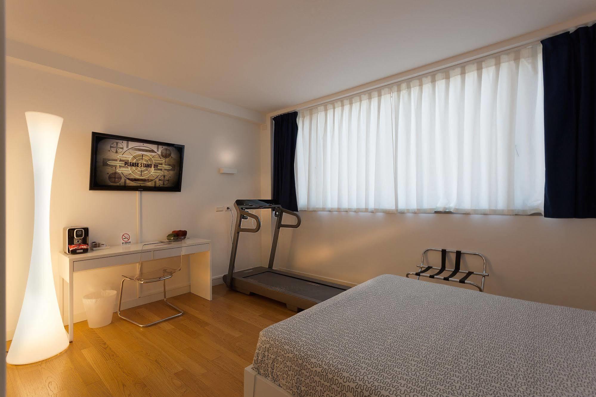 Hotel Forlanini 52 Parma Eksteriør bilde