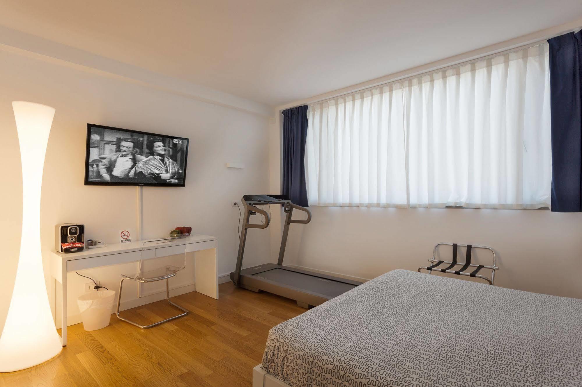 Hotel Forlanini 52 Parma Eksteriør bilde