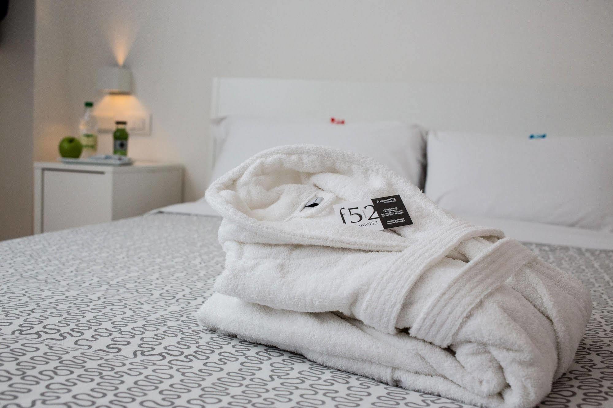 Hotel Forlanini 52 Parma Eksteriør bilde